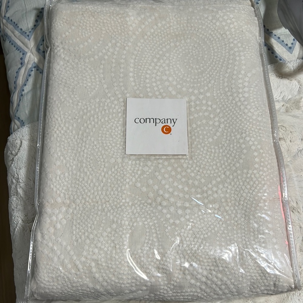 Full /Queen matelasse coverlet